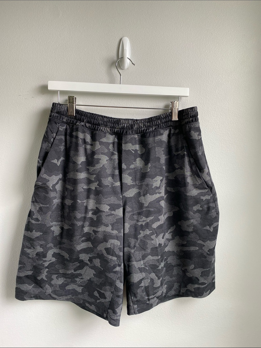 Lululemon Pace Breaker Lined Short 9" Variegated Mesh Camo Black
